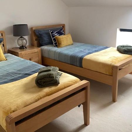 Telford Escape Apartment Елджин Екстериор снимка