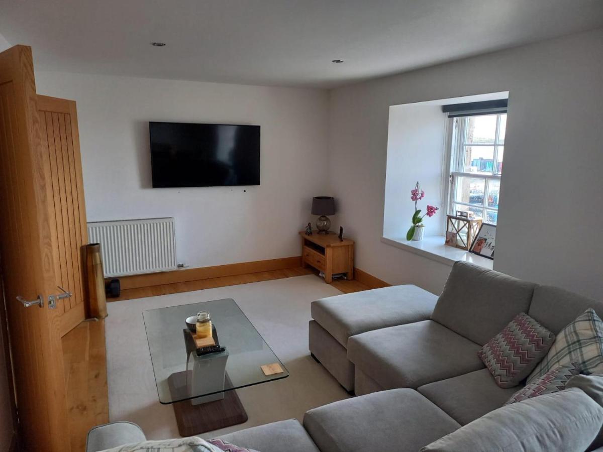Telford Escape Apartment Елджин Екстериор снимка