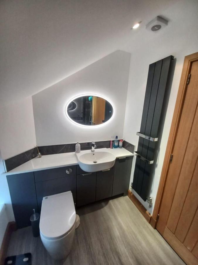Telford Escape Apartment Елджин Екстериор снимка
