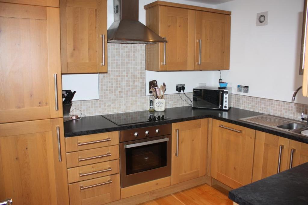 Telford Escape Apartment Елджин Екстериор снимка